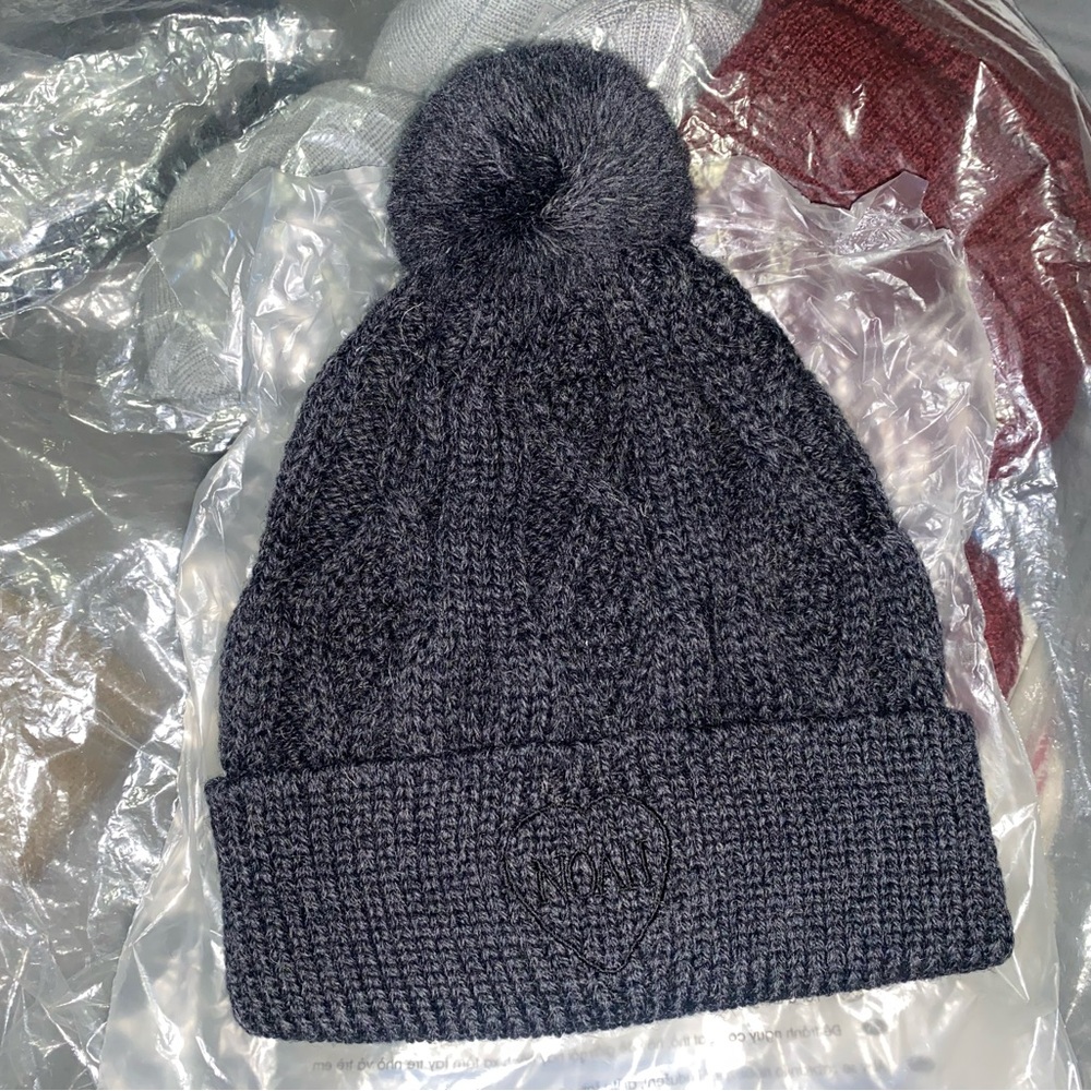 Noah nyc New York NY Fisherman cable Knit Beanie bobble Pom hat cap British wool